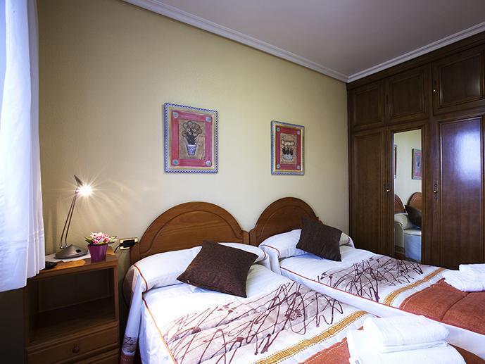 Pension Pasadena Pamplona Ngoại thất bức ảnh